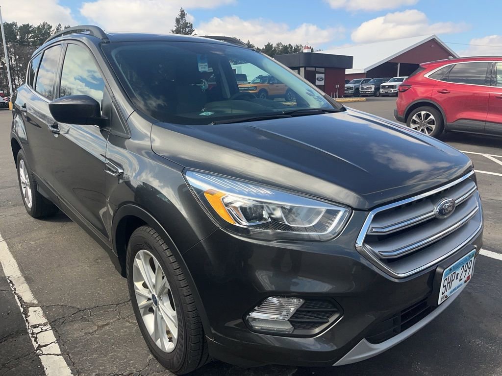 Certified 2017 Ford Escape SE w/ Equipment Group 201A image 4
