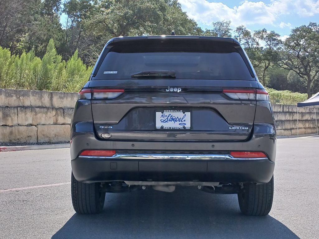 Used 2022 Jeep Grand Cherokee Limited AWD/4WD image 4