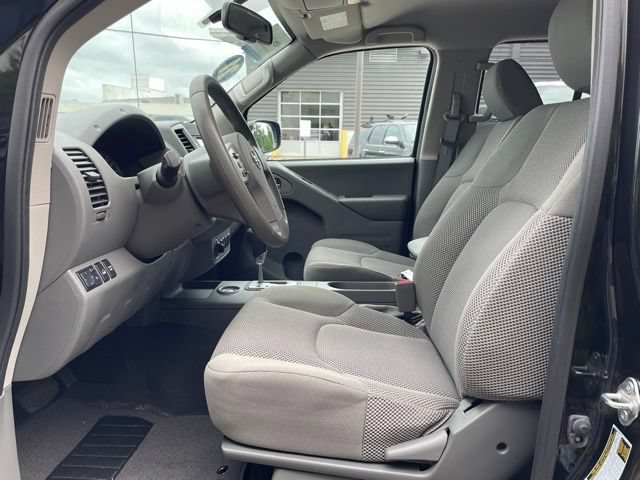 Used 2021 Nissan Frontier SV w/ Midnight Edition Floor Mats AWD/4WD image 12