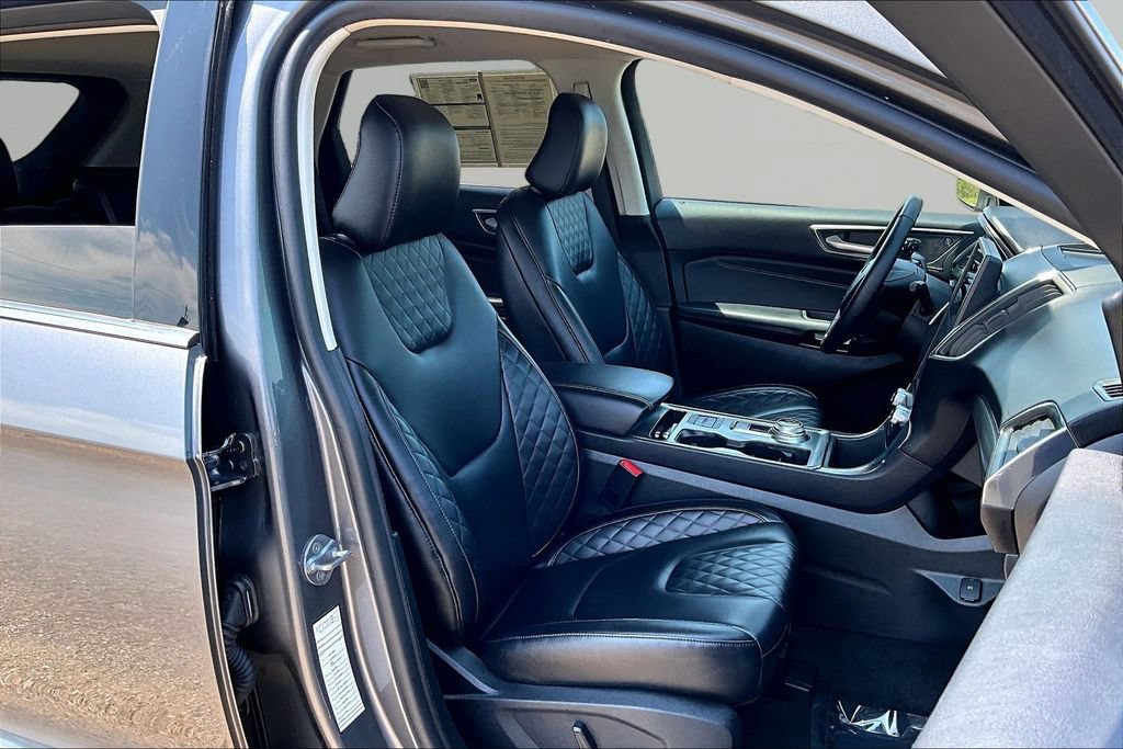 Certified 2024 Ford Edge Titanium AWD/4WD image 7