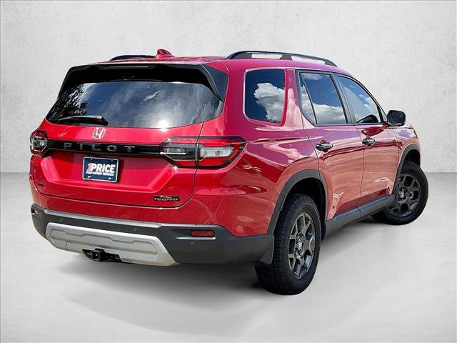 Used 2024 Honda Pilot TrailSport image 2