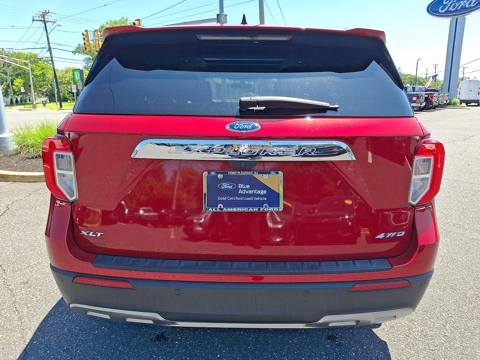Certified 2024 Ford Explorer XLT w/ Equipment Group 202A AWD/4WD image 9