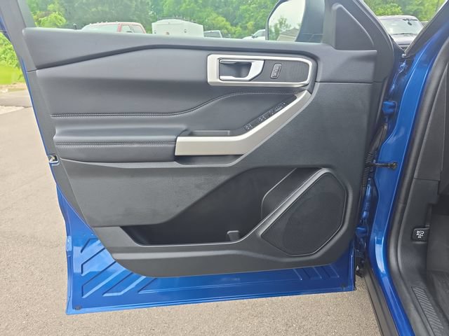 Certified 2023 Ford Explorer XLT w/ Equipment Group 202A AWD/4WD image 10