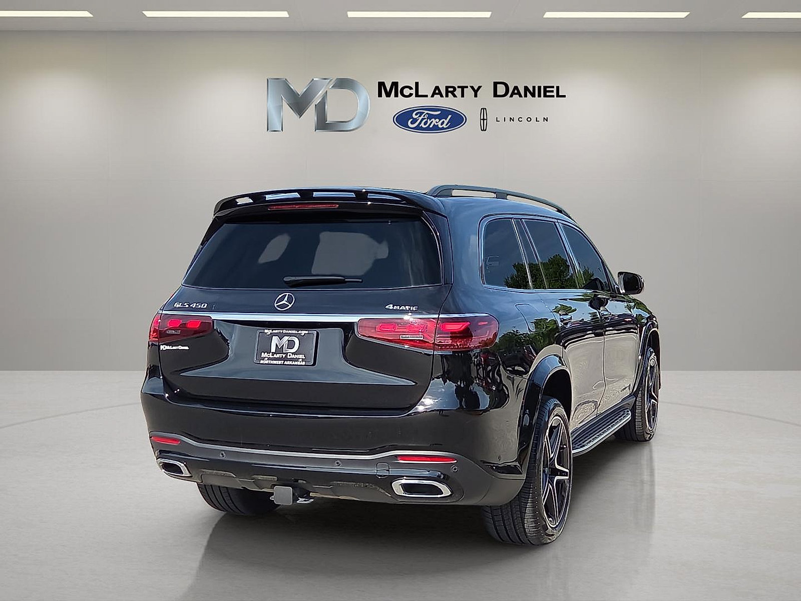 Used 2024 Mercedes-Benz GLS 450 4MATIC image 5