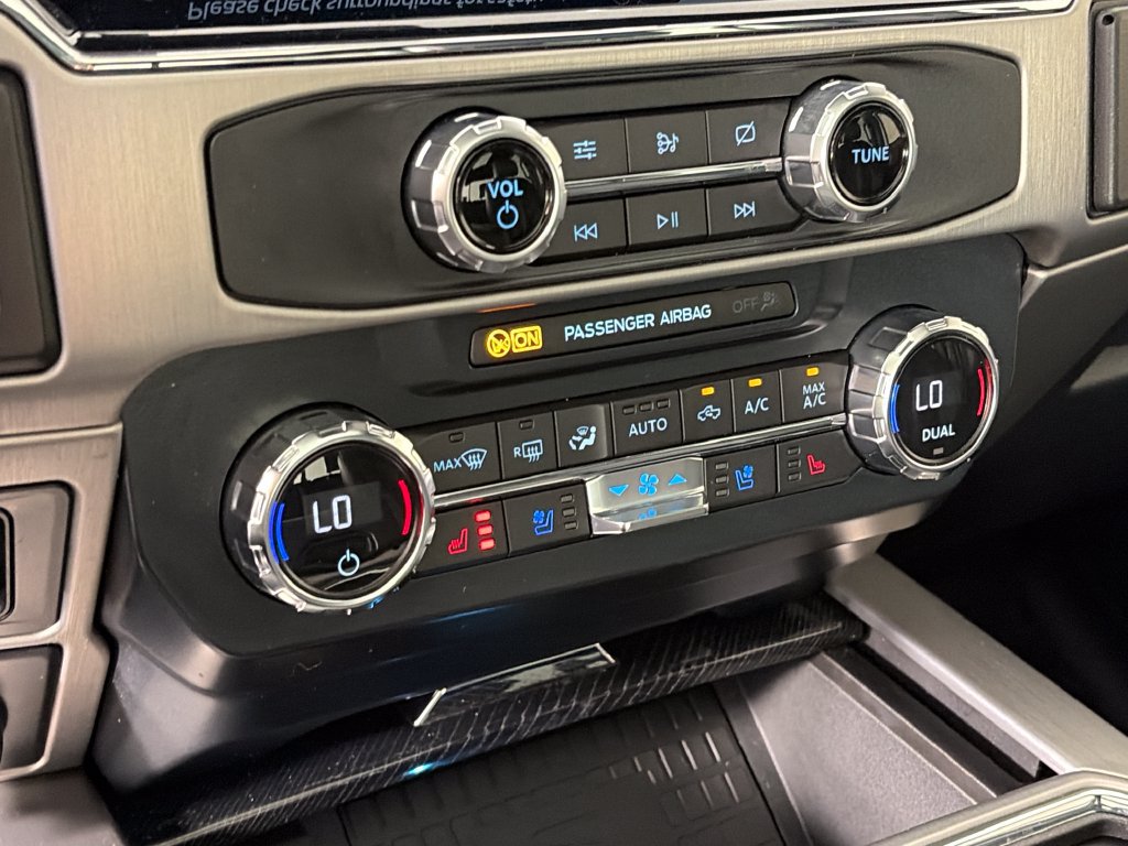 Certified 2022 Ford F350 Platinum w/ Tremor Off-Road Package AWD/4WD image 21