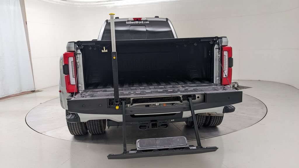 Certified 2024 Ford F350 Platinum AWD/4WD image 43