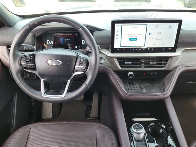 Certified 2025 Ford Explorer Platinum w/ LUX Leather Package image 11