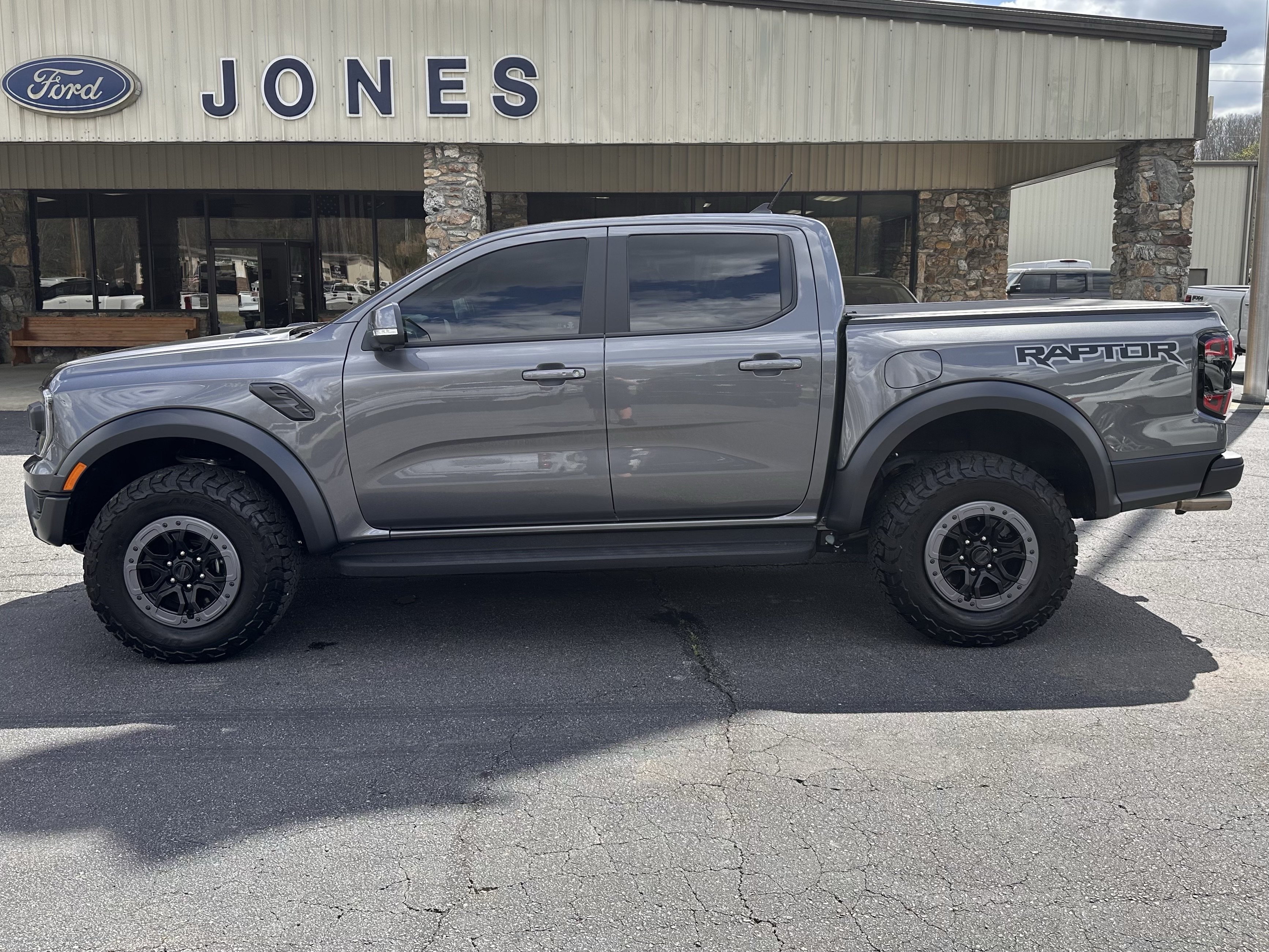 Certified 2025 Ford Ranger Raptor AWD/4WD image 1