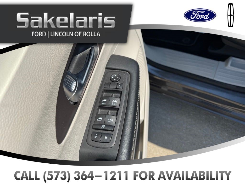 Used 2023 Chrysler Voyager LX FWD image 11