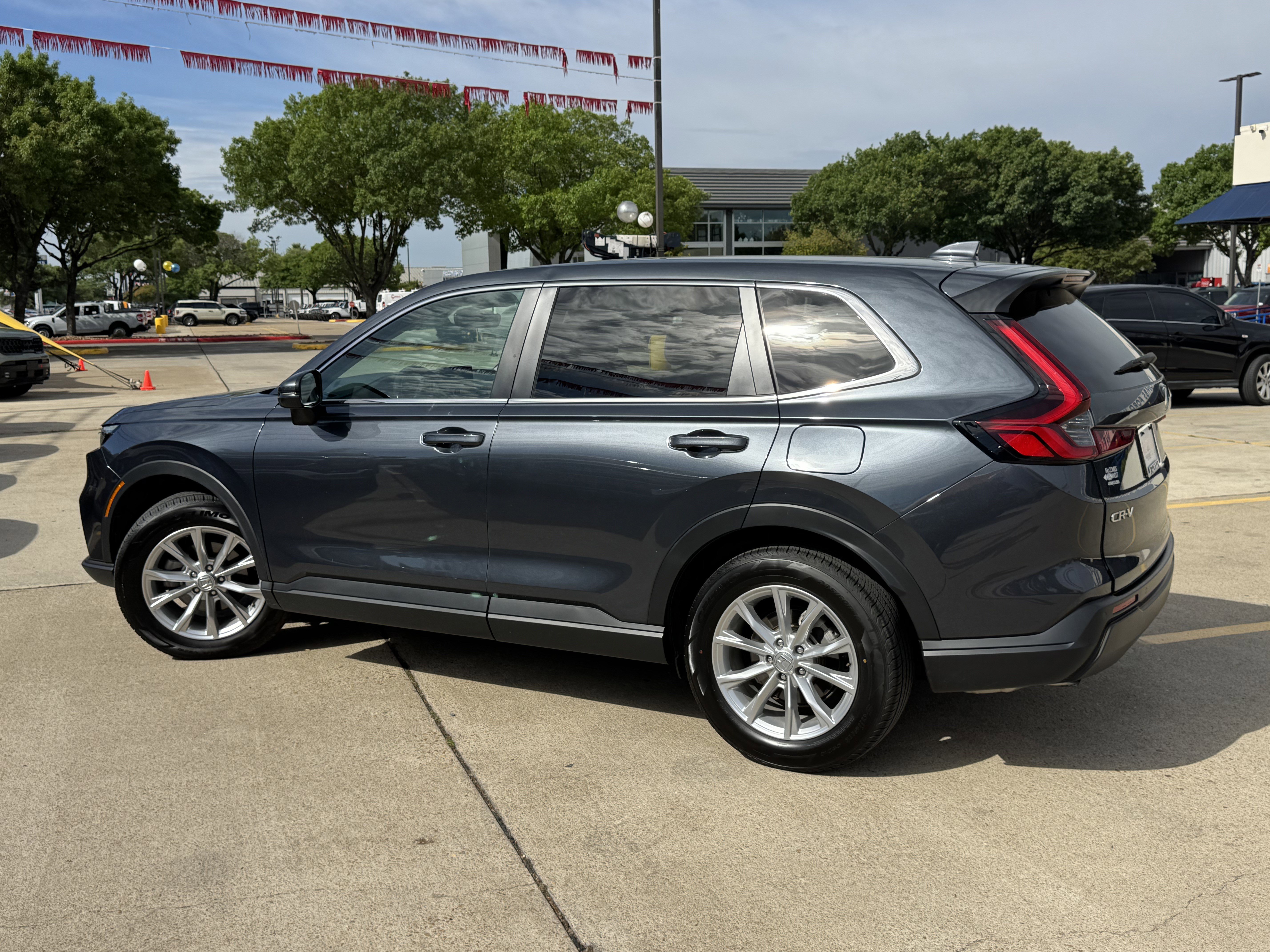 Used 2025 Honda CR-V EX-L image 10