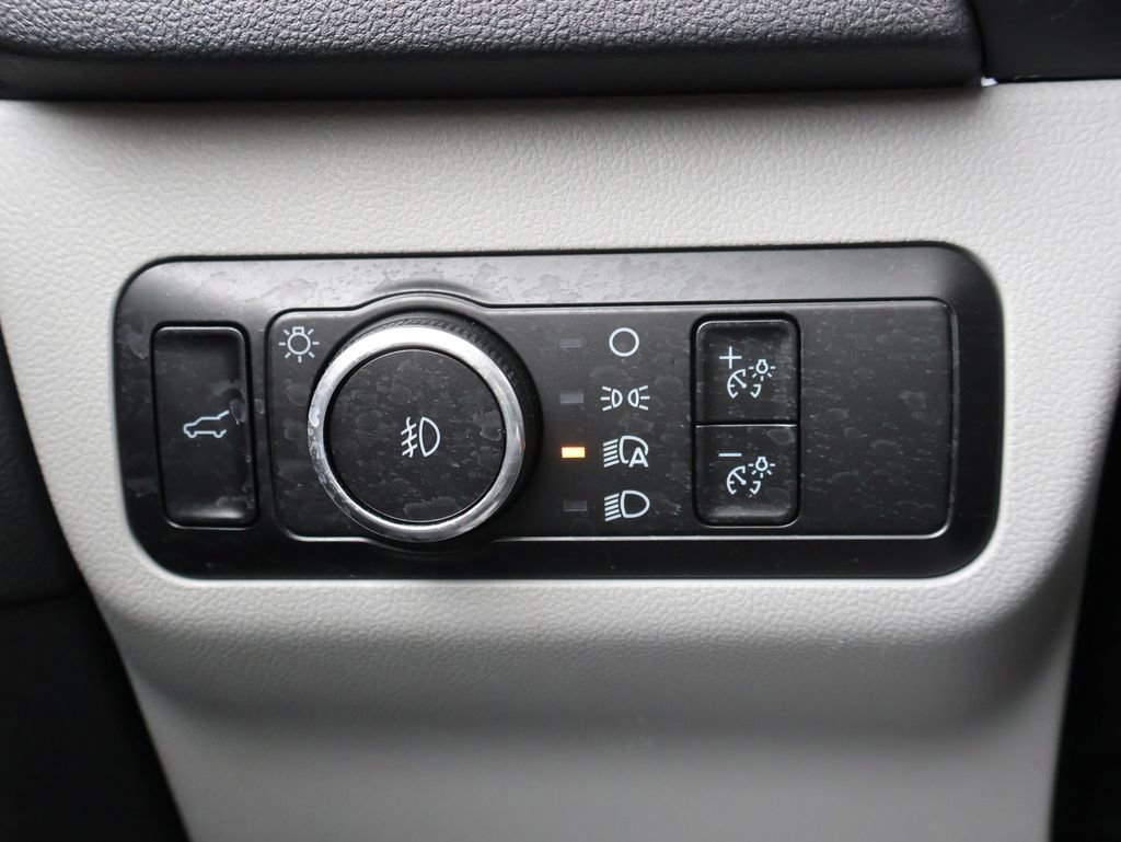 Certified 2025 Ford Escape Platinum image 32