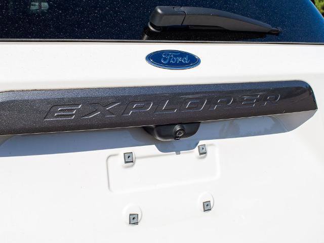 Certified 2022 Ford Explorer XLT w/ Equipment Group 202A image 10