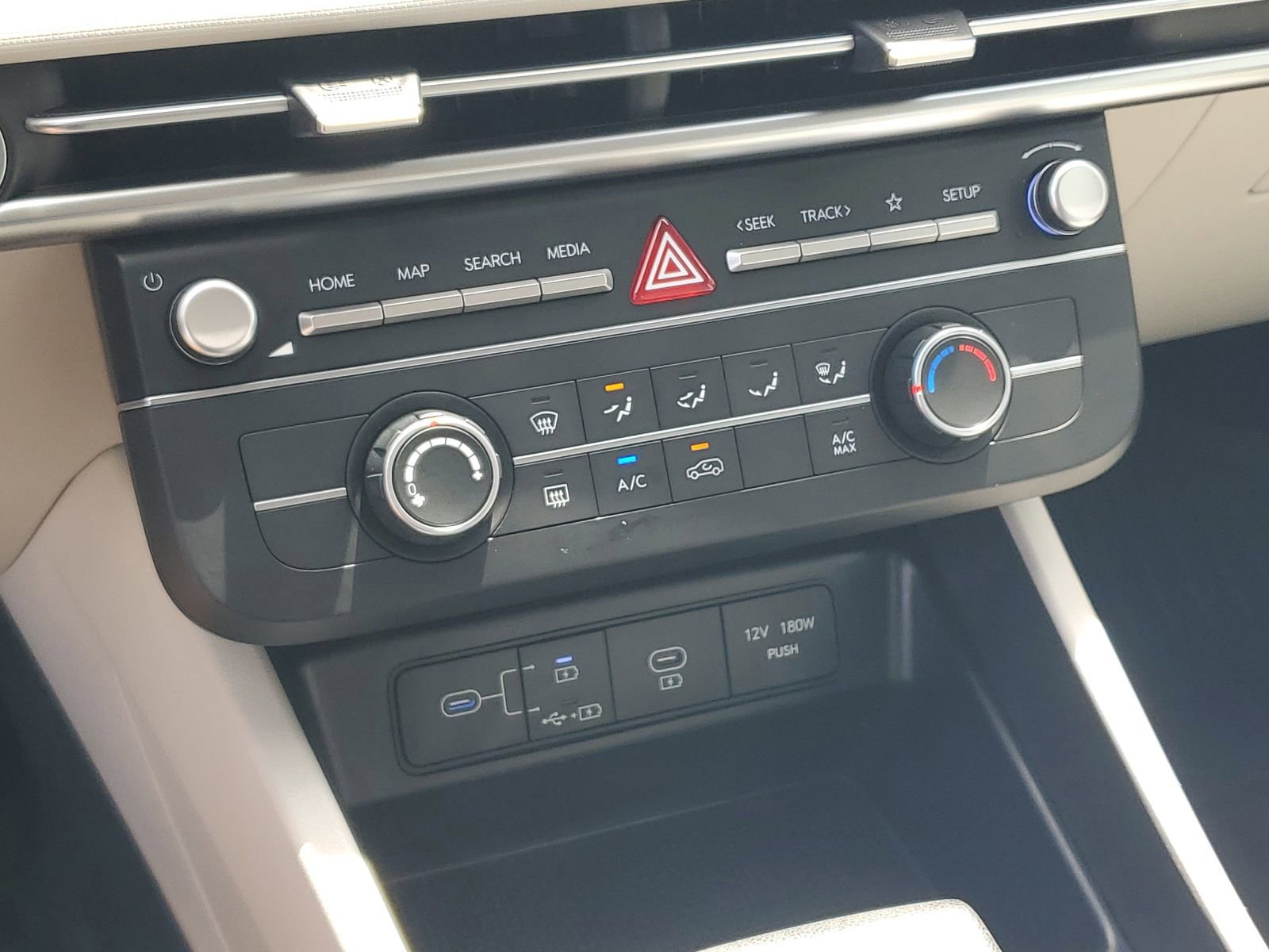 Used 2025 Hyundai Tucson SE image 23