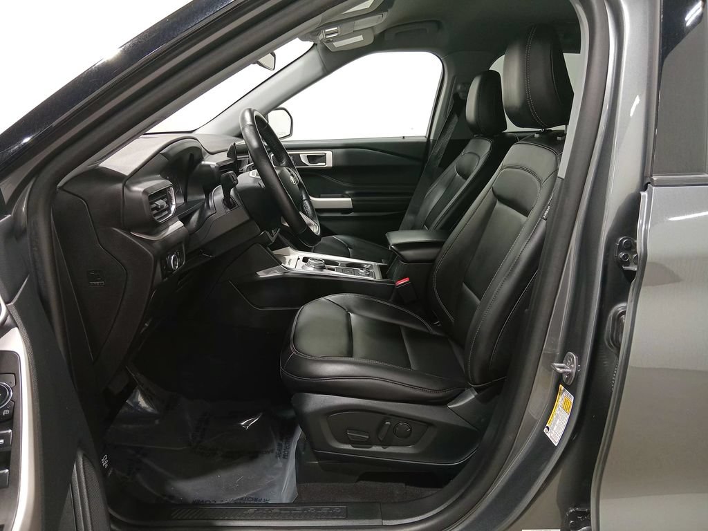 Certified 2023 Ford Explorer XLT w/ Equipment Group 202A AWD/4WD image 18
