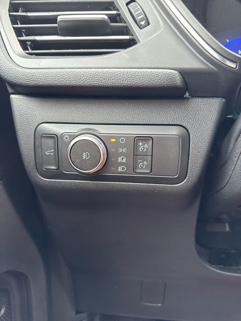 Certified 2022 Ford Escape Titanium w/ Class II Trailer Tow Package image 18