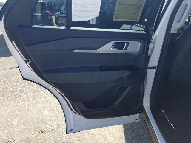 Certified 2025 Ford Explorer Active w/ Active Comfort Package AWD/4WD image 14