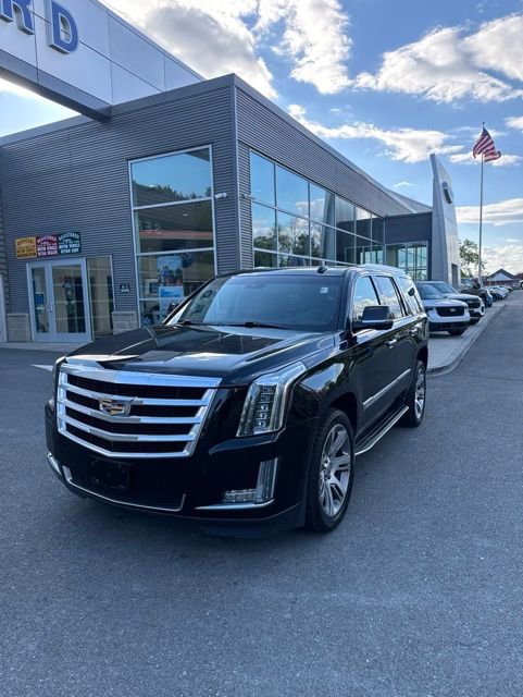 Used 2018 Cadillac Escalade Luxury AWD/4WD image 1