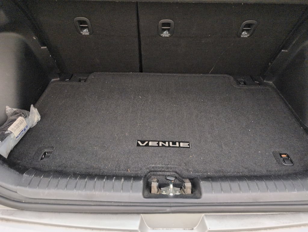 Used 2020 Hyundai Venue SEL FWD image 31