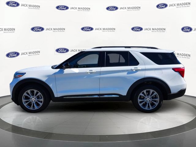 Certified 2022 Ford Explorer XLT w/ Equipment Group 202A AWD/4WD image 2
