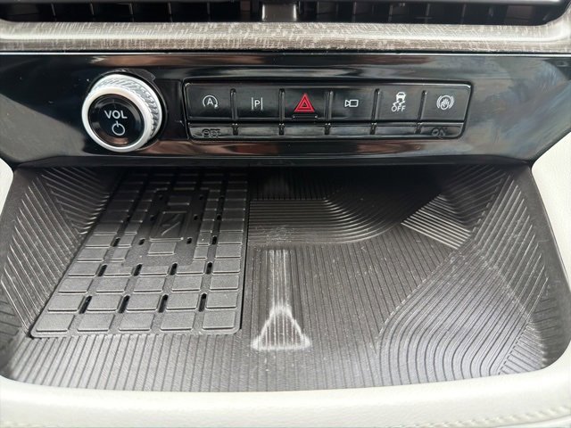 Certified 2025 Ford Explorer Platinum w/ Ultimate Package image 22