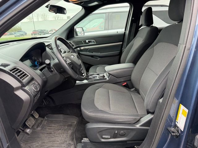 Certified 2019 Ford Explorer XLT w/ Class III Trailer Tow Package AWD/4WD image 4