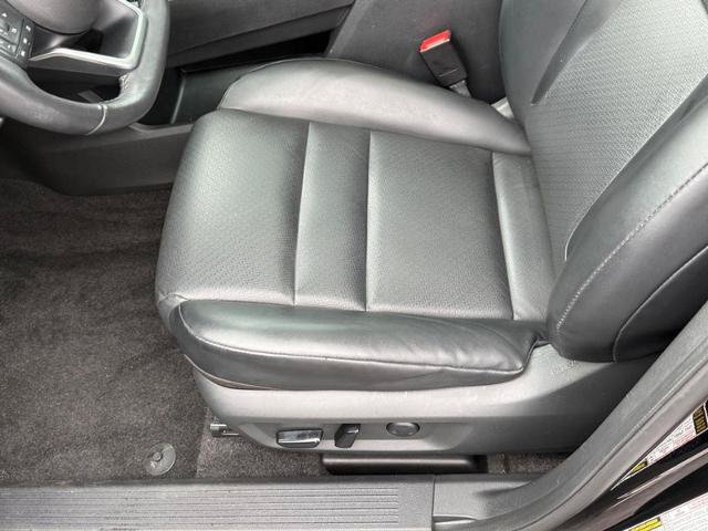 Used 2023 Nissan Rogue SV w/ SV Premium B Package FWD image 17