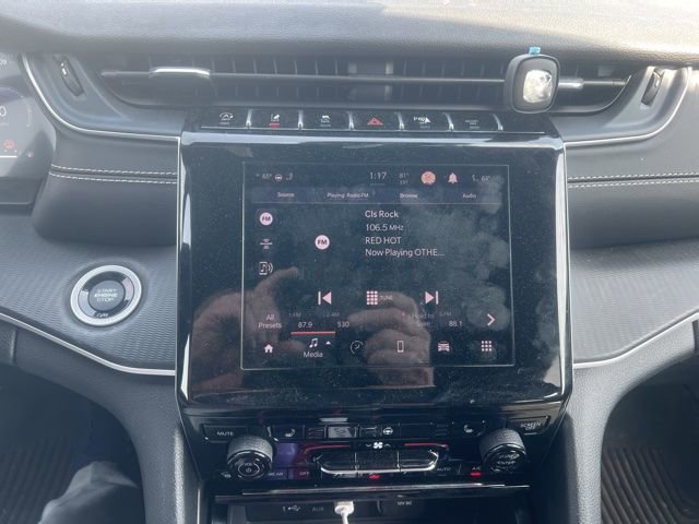 Used 2023 Jeep Grand Cherokee Altitude image 9