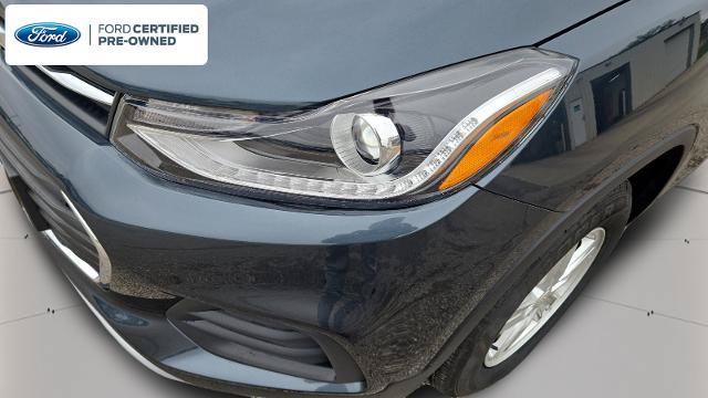 Used 2022 Chevrolet Trax LT w/ LT Convenience Package AWD/4WD image 32
