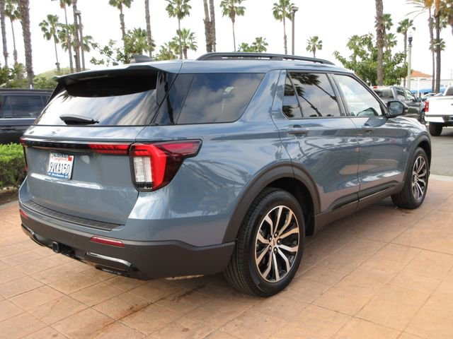 Certified 2025 Ford Explorer ST-Line w/ Premium Package image 4