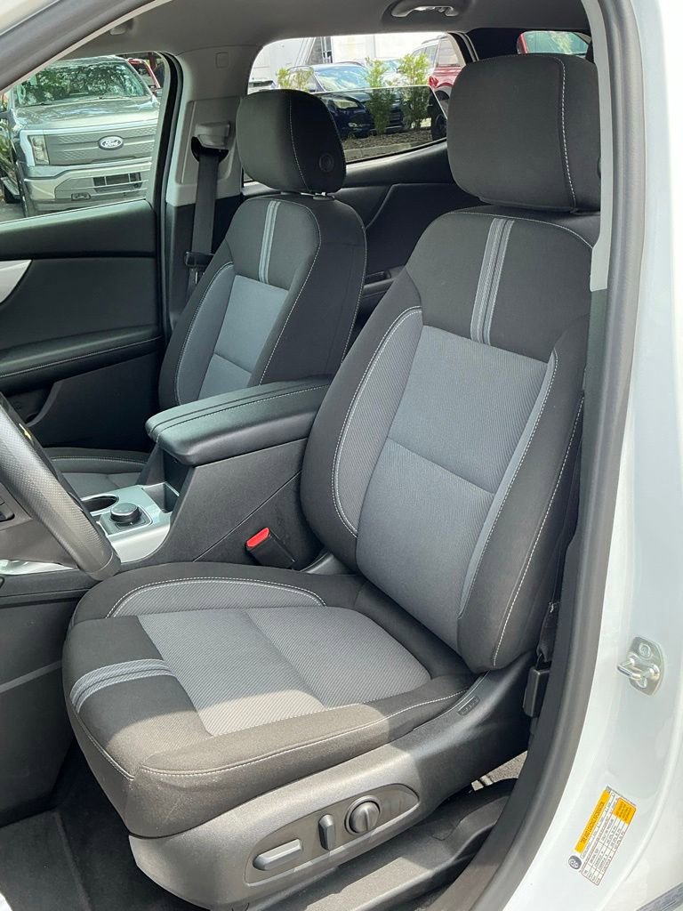 Used 2025 Chevrolet Blazer LT FWD image 26