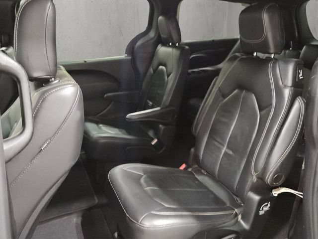 Used 2022 Chrysler Pacifica Touring-L w/ S Appearance Package AWD/4WD image 22