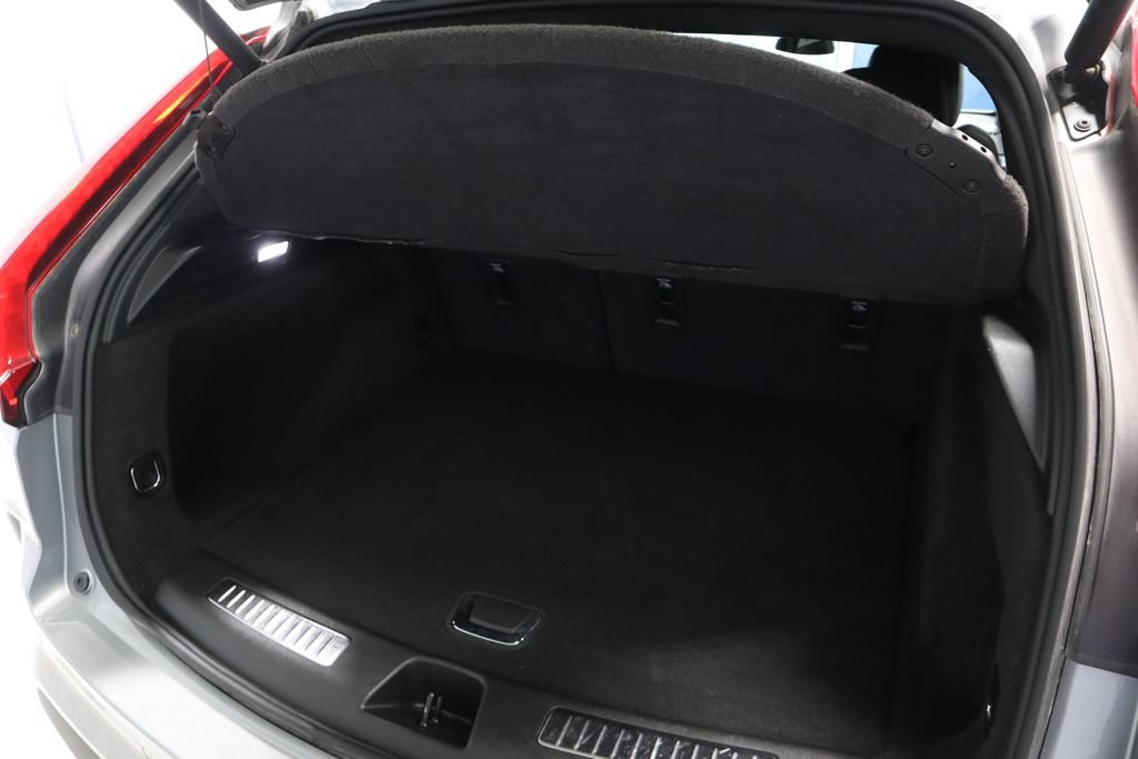 Used 2025 Cadillac XT4 Premium Luxury AWD/4WD image 16
