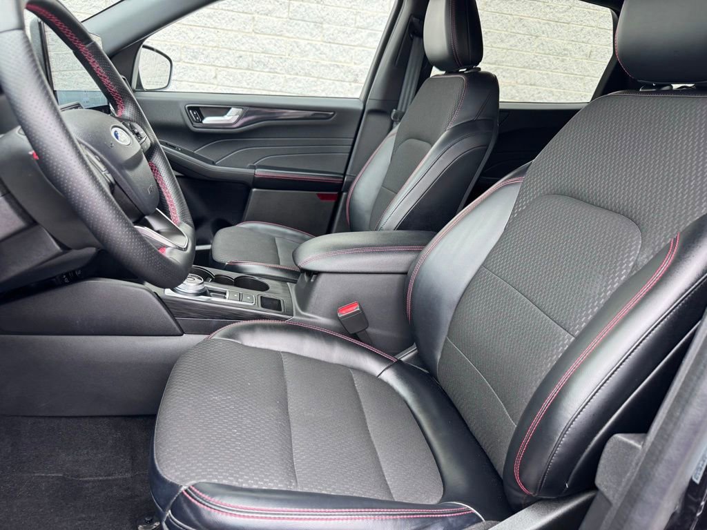 Certified 2024 Ford Escape ST-Line w/ Tech Pack #1 image 15