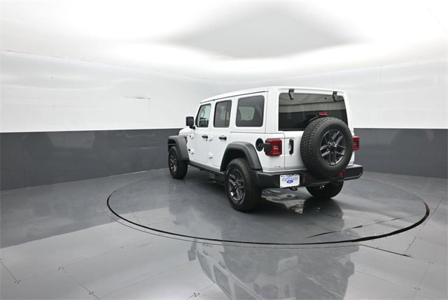 Used 2024 Jeep Wrangler Sport S image 5