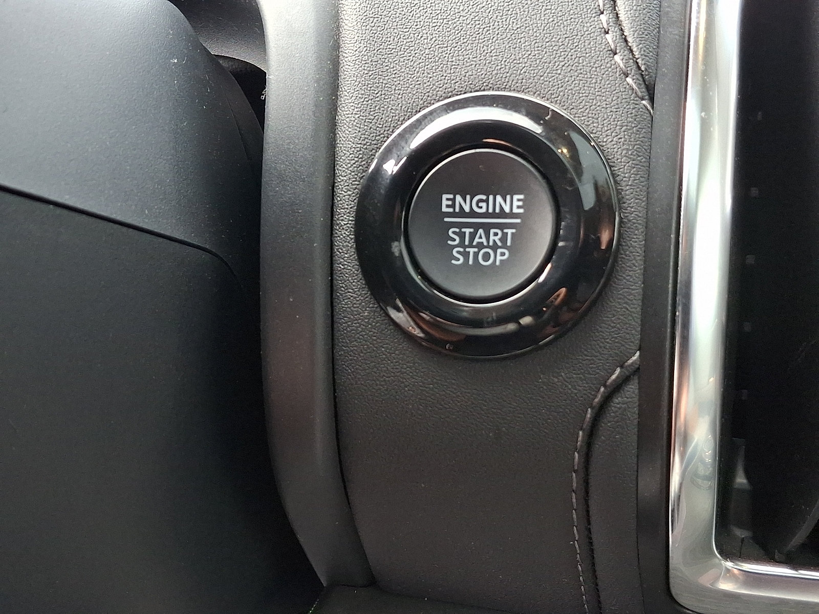 Certified 2025 Ford Expedition Platinum AWD/4WD image 27
