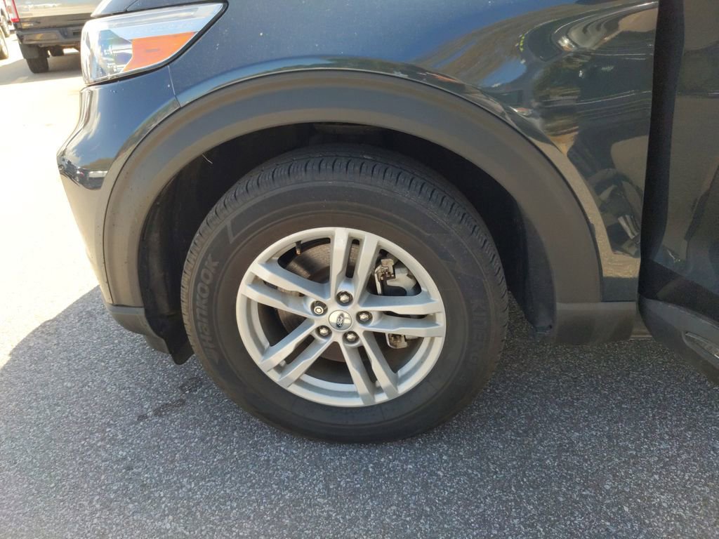 Certified 2022 Ford Explorer XLT w/ Equipment Group 202A image 34