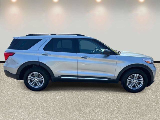 Certified 2023 Ford Explorer XLT w/ Equipment Group 202A AWD/4WD image 4