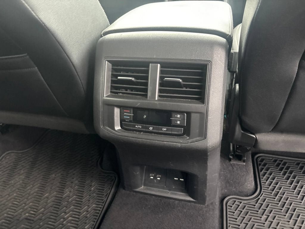 Used 2021 Volkswagen Atlas SEL R-Line AWD/4WD image 18