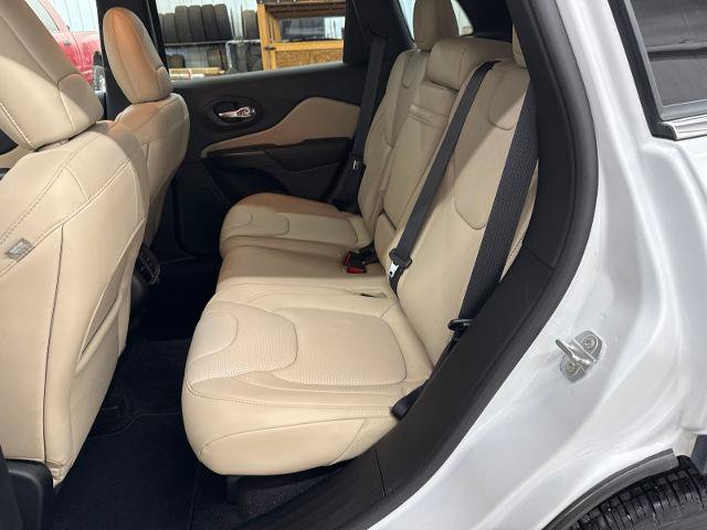 Used 2017 Jeep Cherokee Limited w/ Luxury Group AWD/4WD image 25