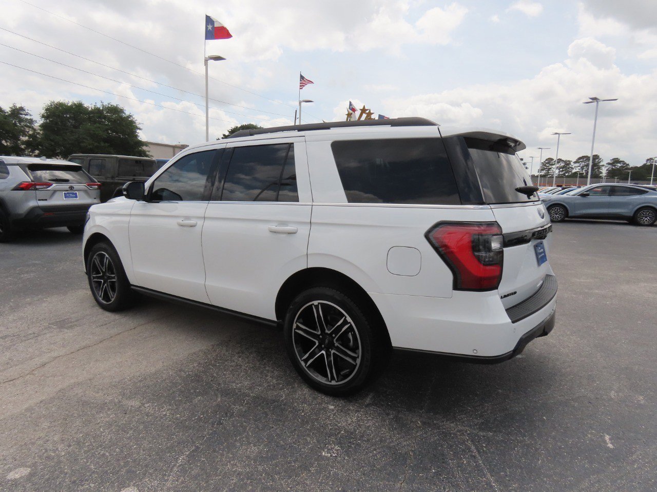 Certified 2021 Ford Expedition Limited RWD image 3