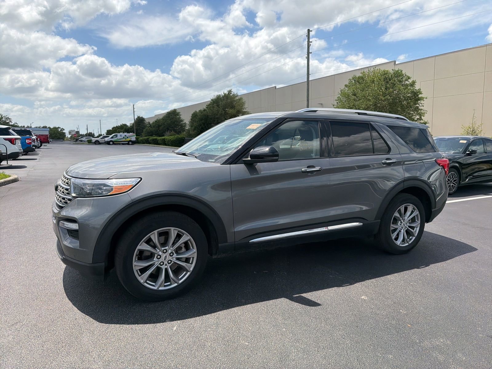 Certified 2023 Ford Explorer Limited w/ Limited Technology Package image 15