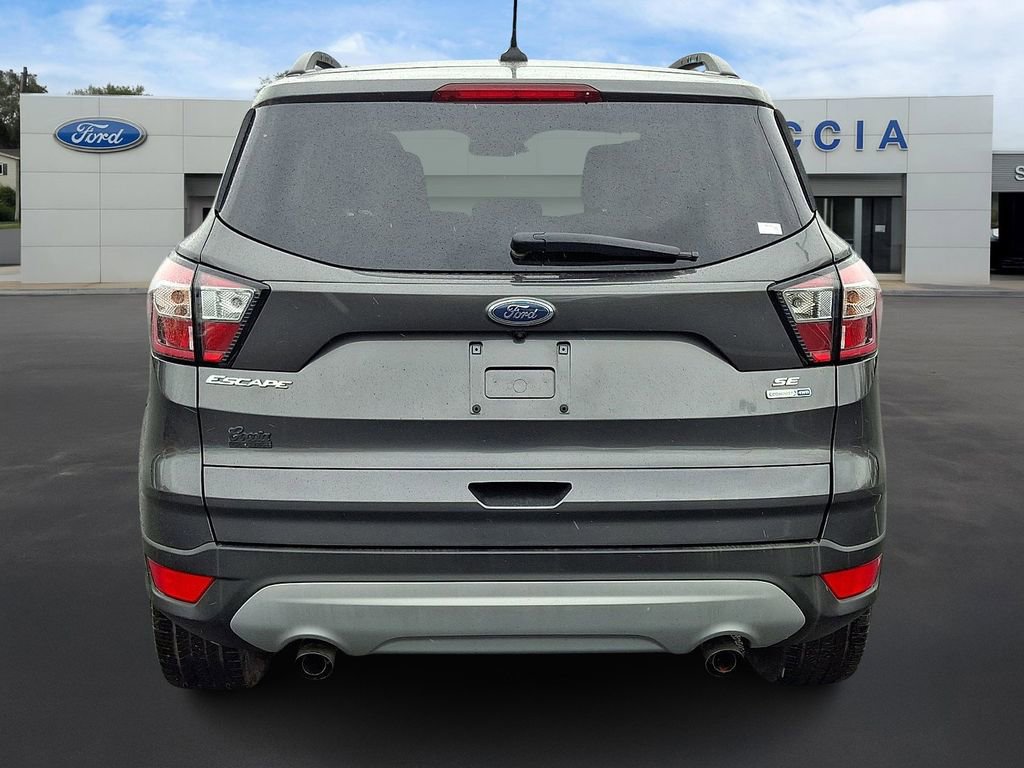 Certified 2018 Ford Escape SE w/ SE Sync 3 Package image 5