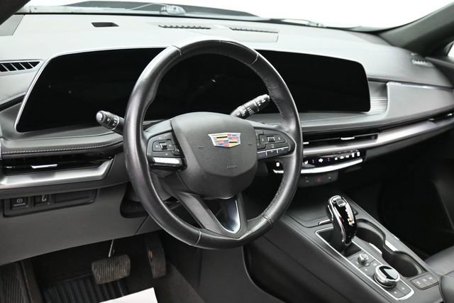 Used 2024 Cadillac XT4 Premium Luxury FWD image 16