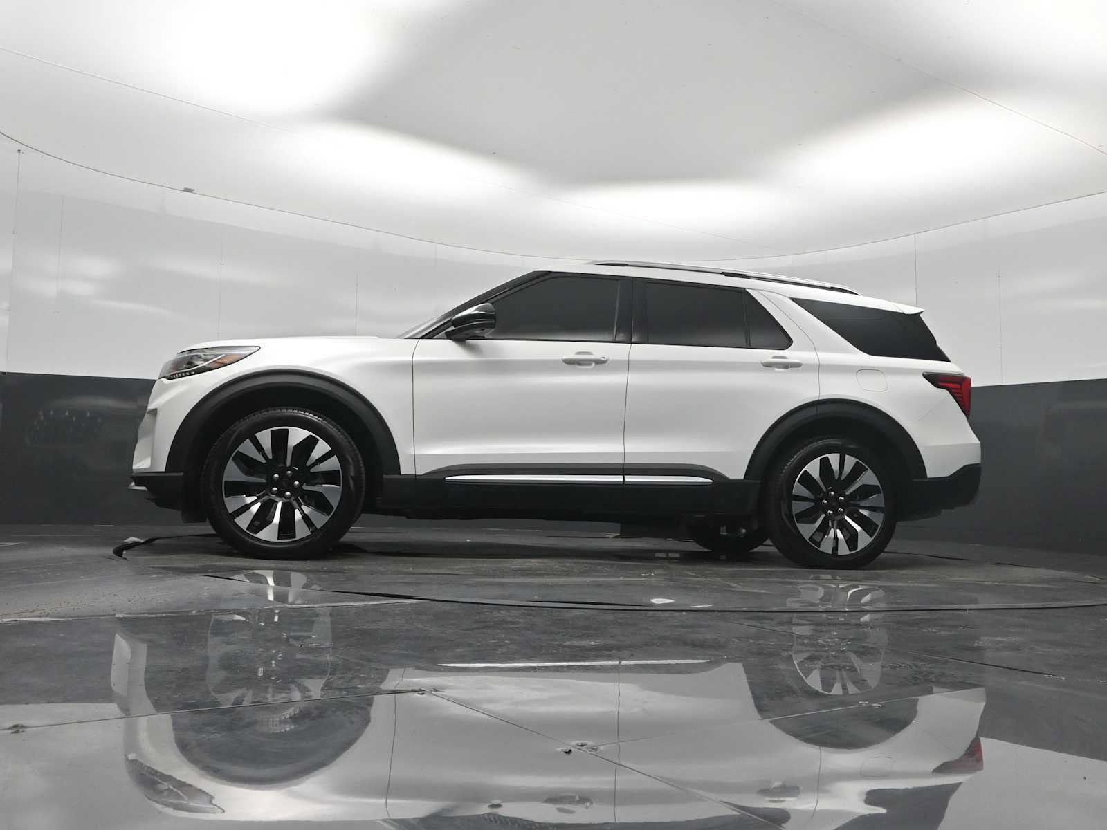 Certified 2026 Ford Explorer Platinum w/ LUX Leather Package AWD/4WD image 53