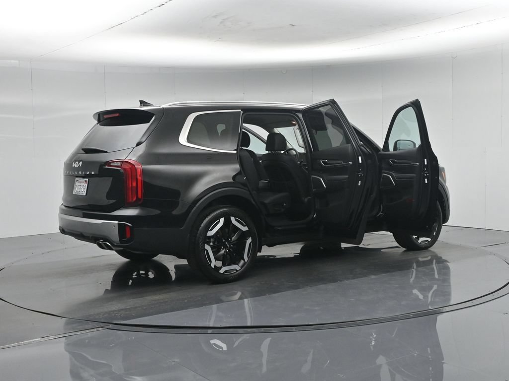 Used 2024 Kia Telluride S FWD image 6