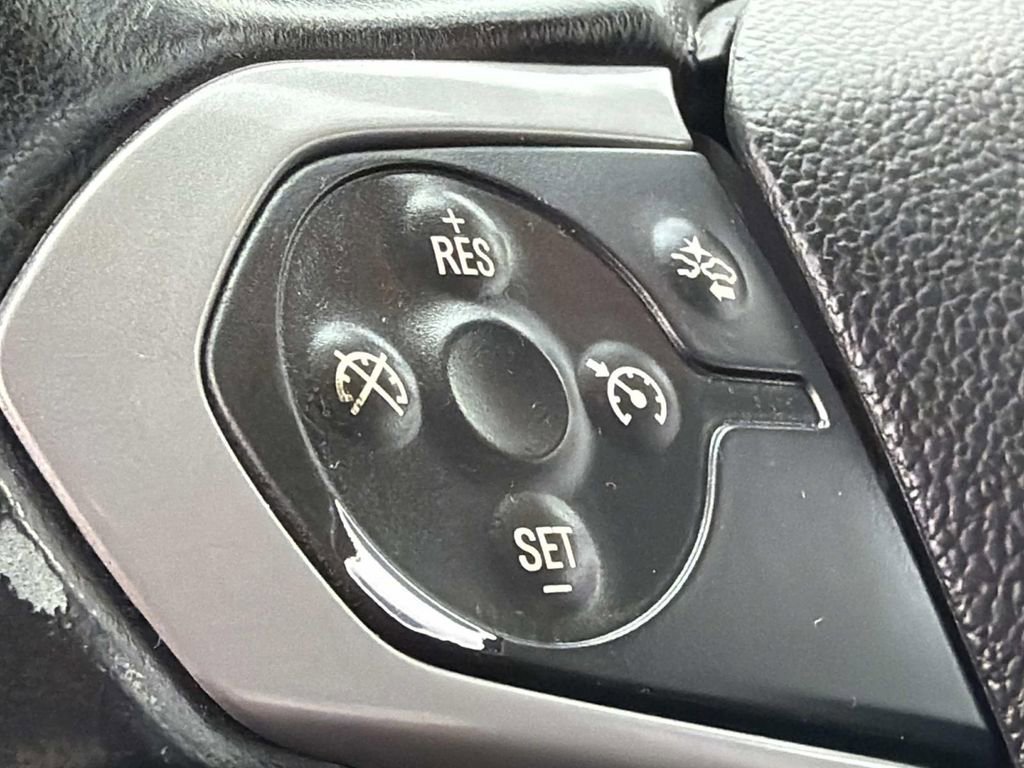 Used 2022 Chevrolet Colorado LT w/ Fleet Safety Package image 11