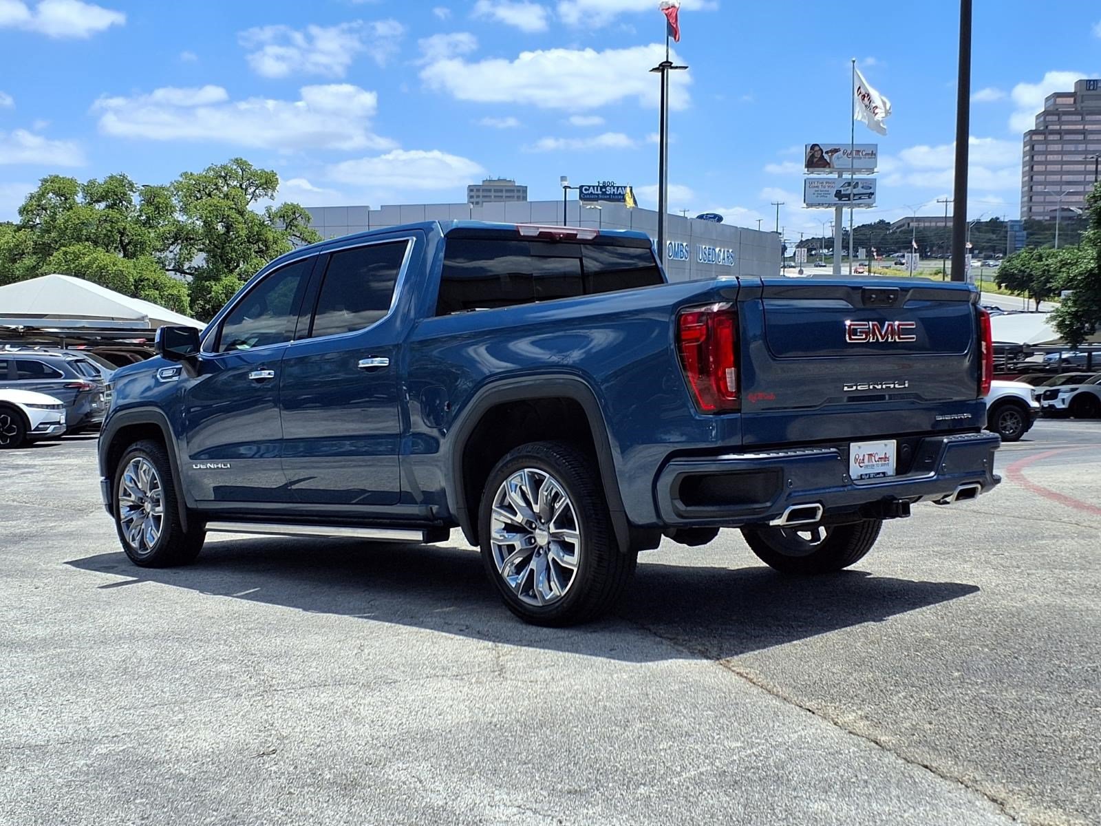 Used 2024 GMC Sierra 1500 Denali w/ Denali Reserve Package AWD/4WD image 8