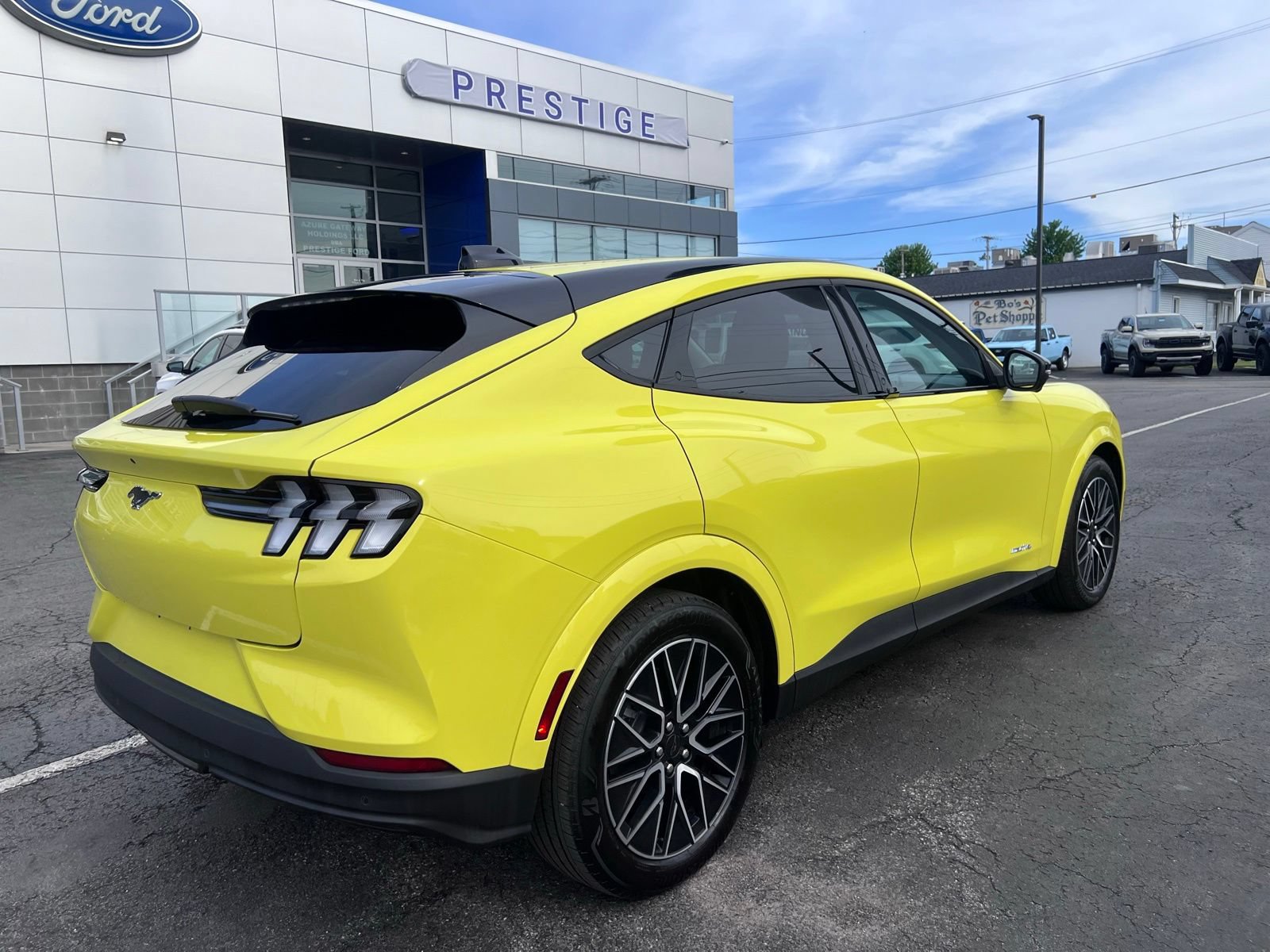 Certified 2025 Ford Mustang Mach-E Premium AWD/4WD image 12