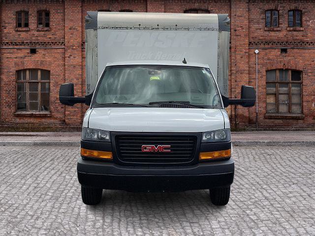 Used 2021 GMC Savana 3500 Extended w/ Power Convenience Package RWD image 2