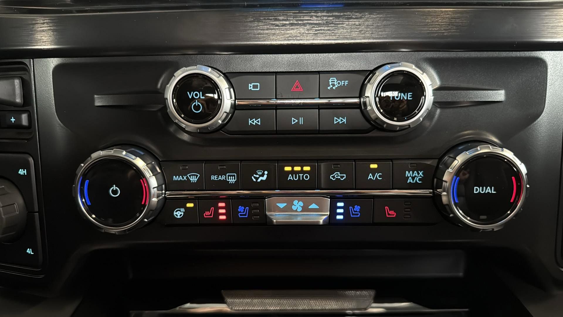 Certified 2025 Ford F250 Lariat w/ Lariat Ultimate Package image 23